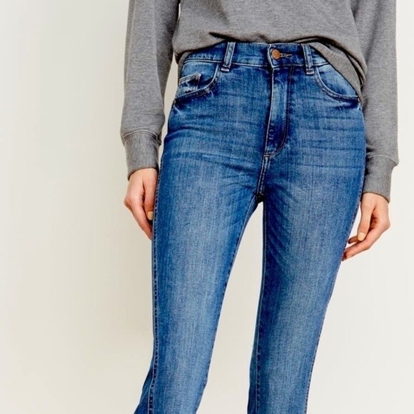 Dolce & Gabbana High Rise Flared Jeans 26 - Picture 1 of 12